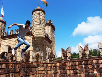 CASTILLO LAMAS